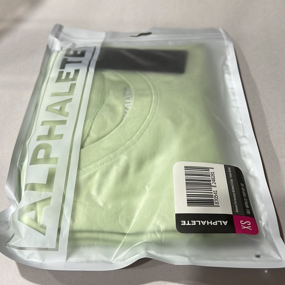 NWT ALPHALETE Performance Outlined Long Sleeve Crop Top Frozen Spring Size XS - Picture 5 of 7